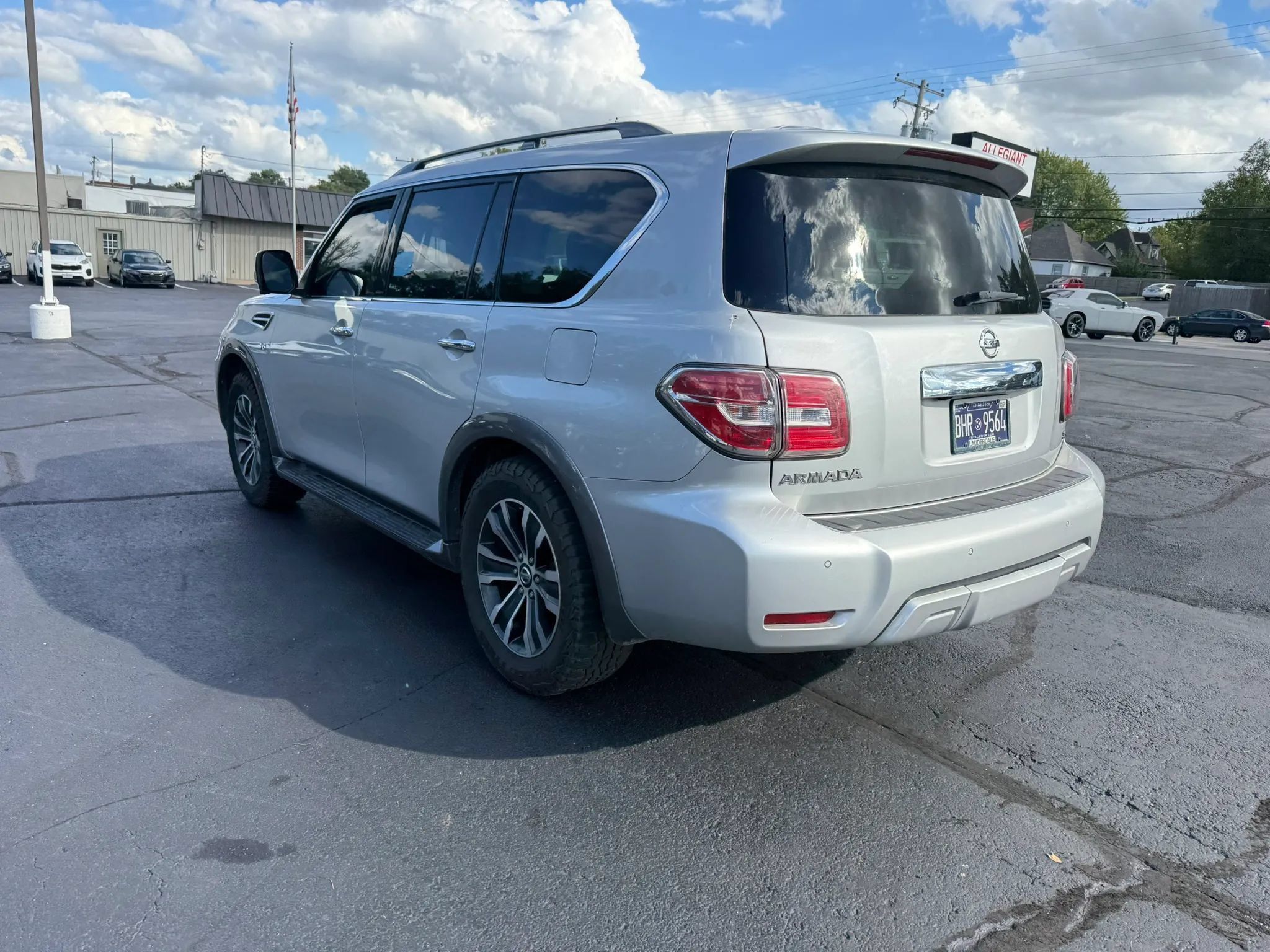 Used 2018 Nissan Armada SL w/ Moonroof Package RWD image 5