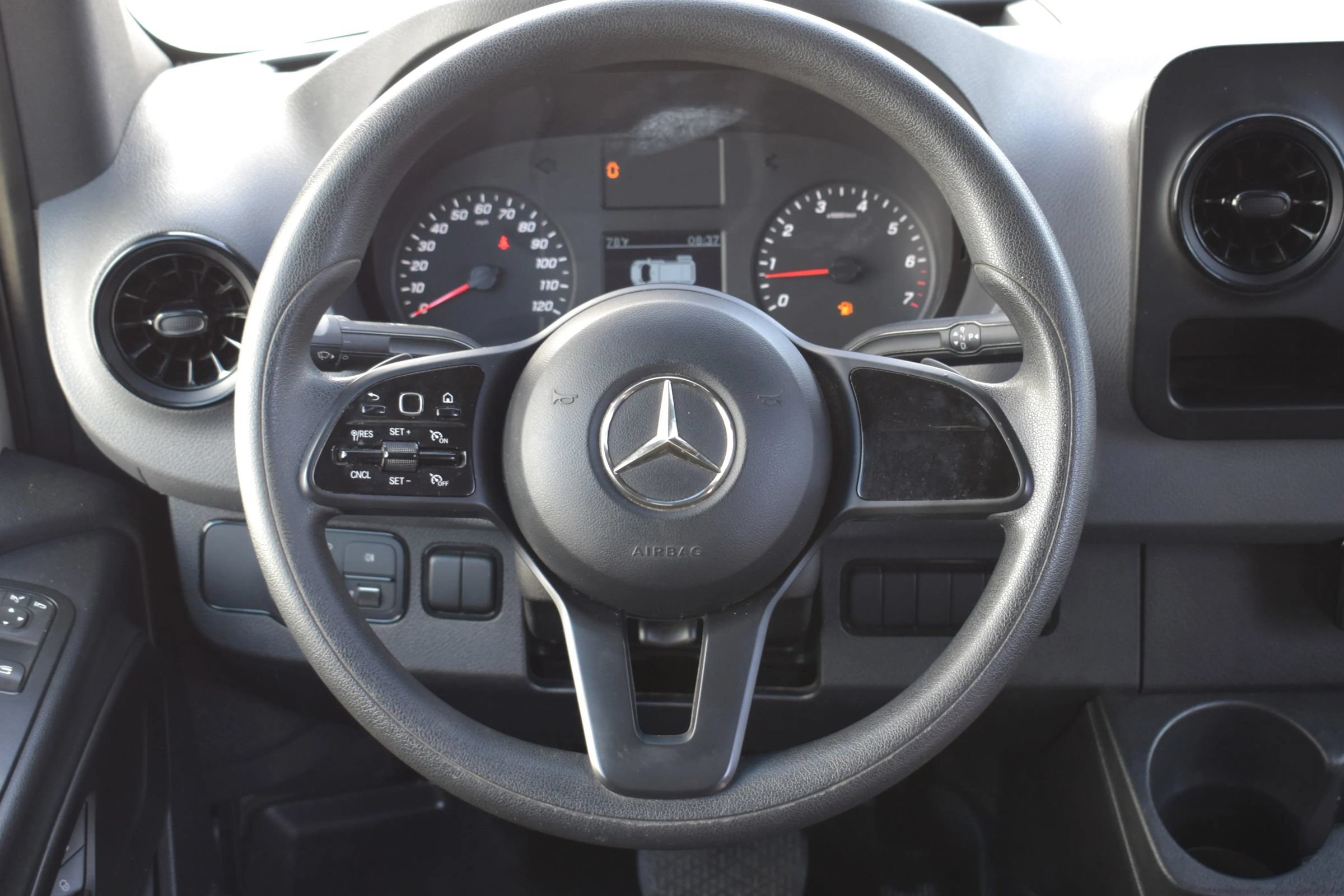 Used 2021 Mercedes-Benz Sprinter 2500 image 14