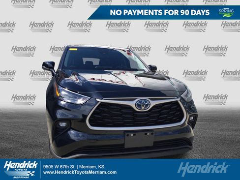 Used 2023 Toyota Highlander LE image 1