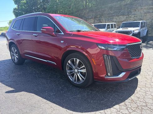 Used 2020 Cadillac XT6 Premium Luxury FWD image 3