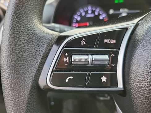 Used 2023 Kia Forte LXS image 7