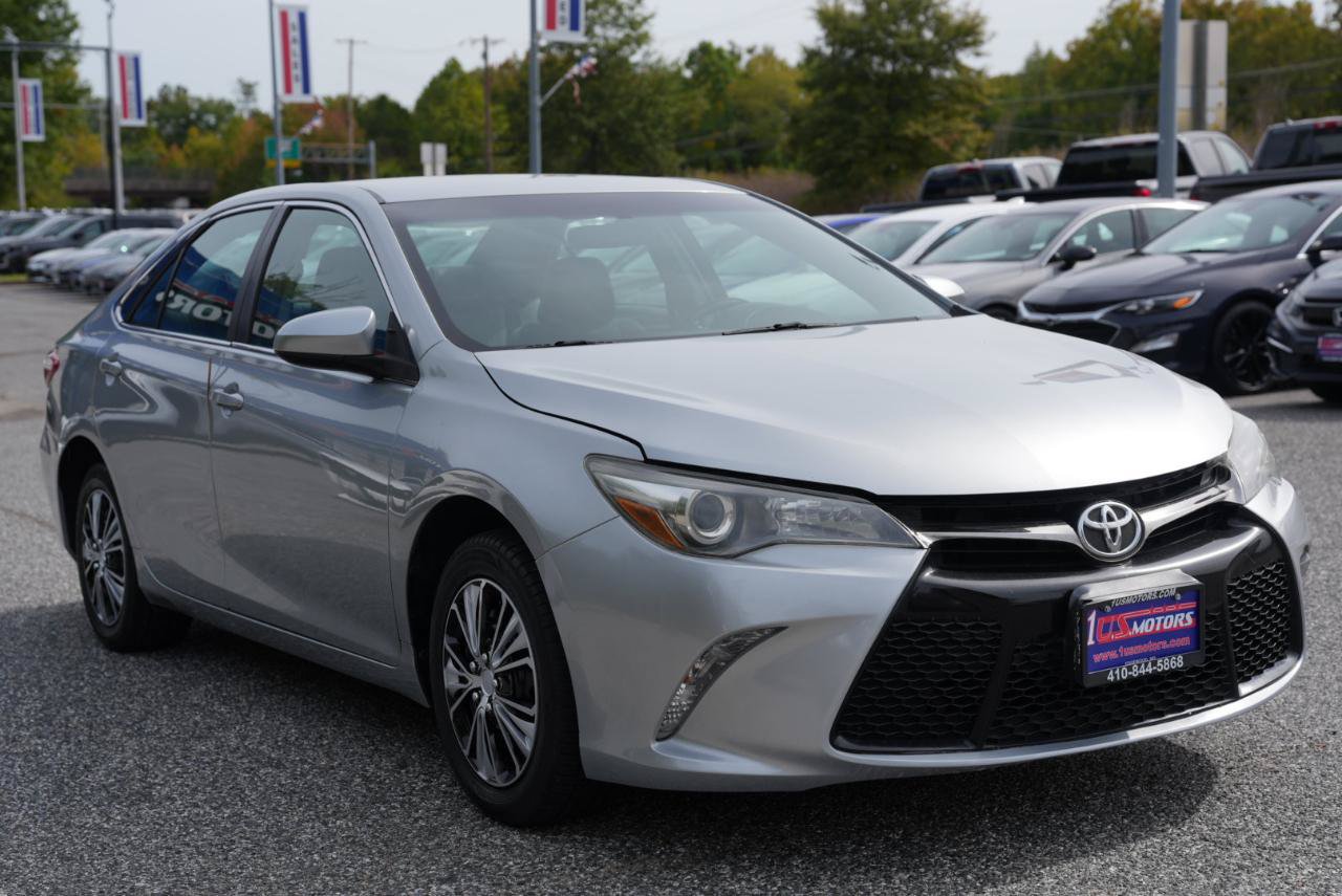Used 2015 Toyota Camry SE FWD image 3