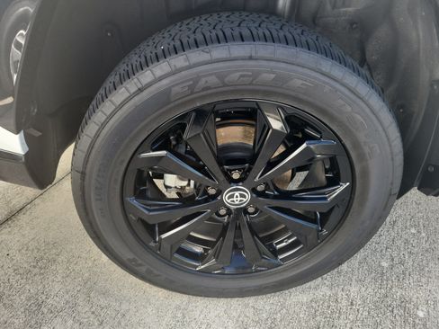 Certified 2024 Toyota RAV4 SE AWD/4WD image 8