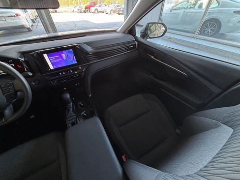 Used 2025 Toyota Camry LE image 34