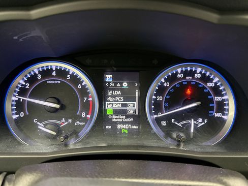 Used 2018 Toyota Highlander Limited image 13