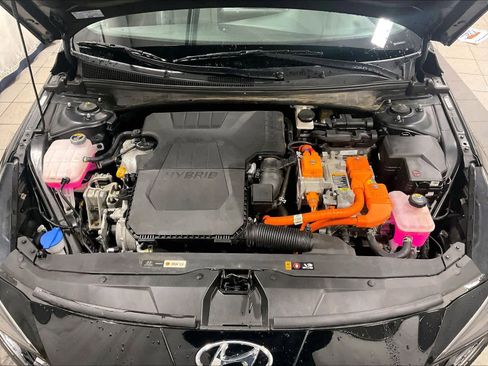 Used 2022 Hyundai Elantra Limited image 30