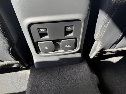 Used 2024 Ford Bronco Wildtrak image 28