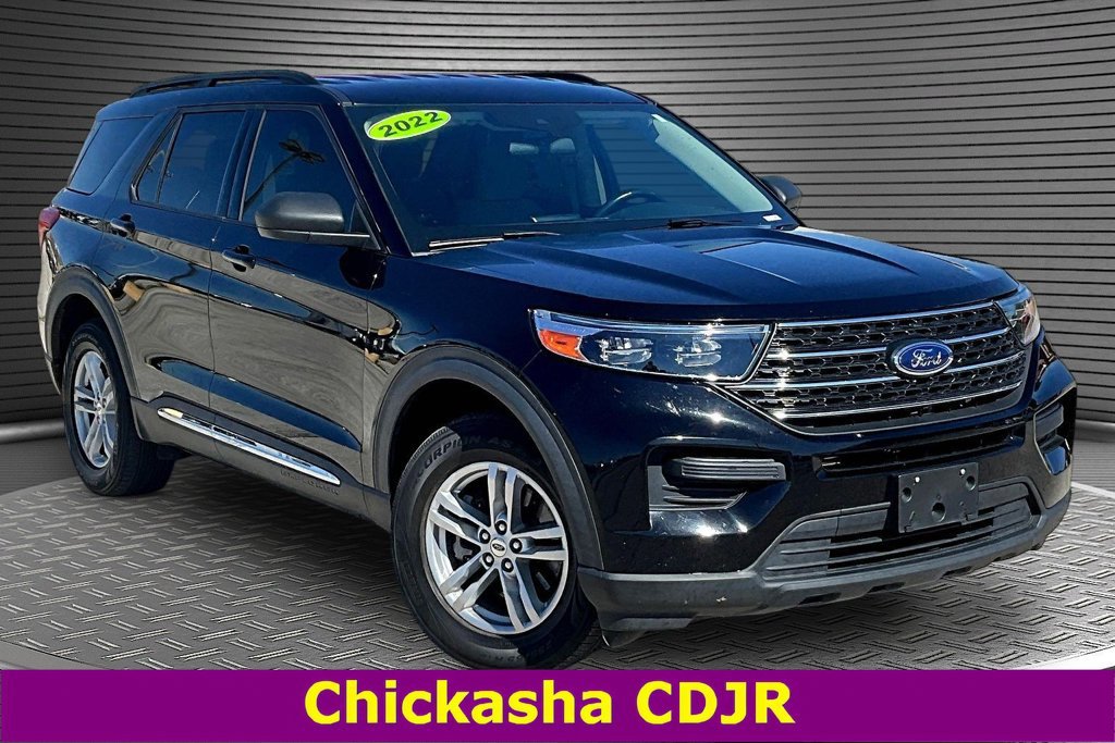 Used 2022 Ford Explorer XLT AWD/4WD image 3