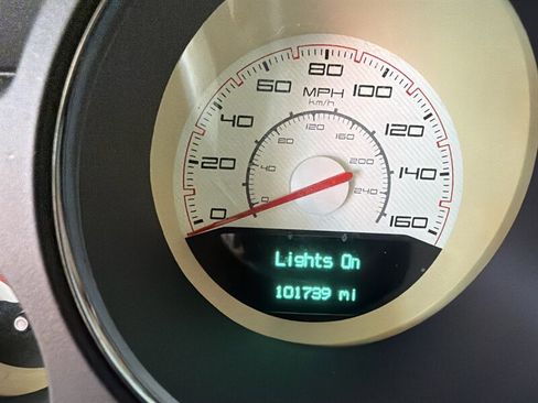 Used 2014 Dodge Challenger R/T image 13