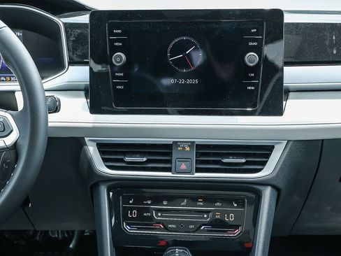 New 2025 Volkswagen Taos SE image 25
