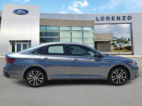 Used 2024 Volkswagen Jetta Sport FWD image 4