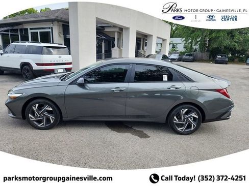 New 2025 Hyundai Elantra SEL w/ Cargo Package FWD image 5