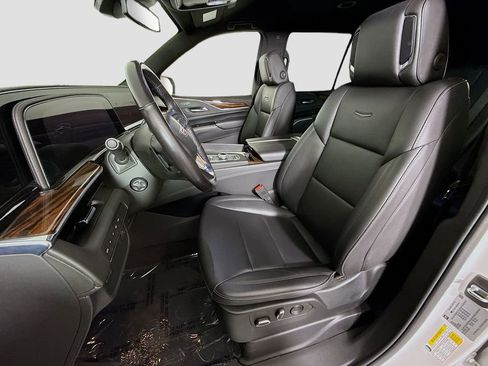 Used 2022 Cadillac Escalade Luxury AWD/4WD image 22