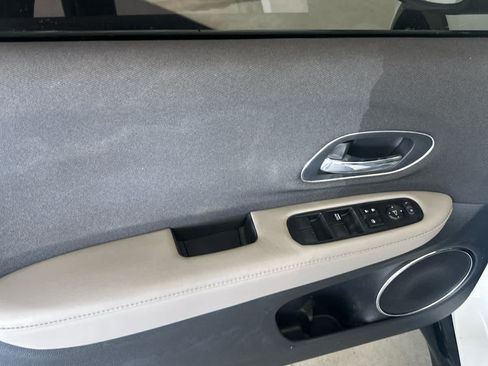 Used 2022 Honda HR-V EX image 12