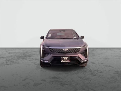 New 2026 Cadillac Optiq Luxury 1 image 3