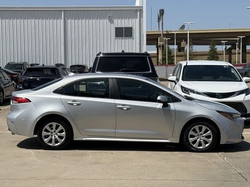 Used 2024 Toyota Corolla LE FWD image 3