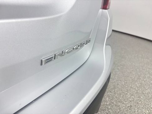 Used 2021 Buick Encore Preferred FWD image 31