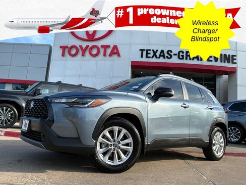 Used 2025 Toyota Corolla Cross LE FWD image 1