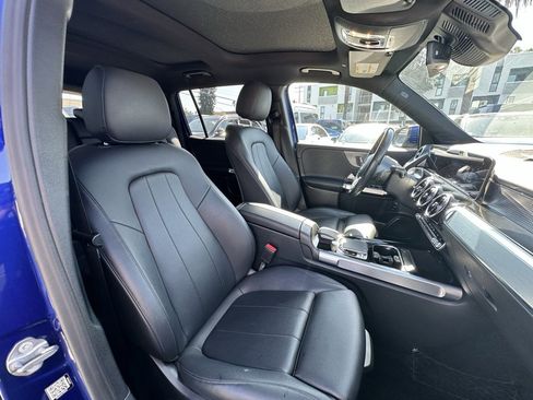 Used 2020 Mercedes-Benz GLB 250 4MATIC w/ Premium Package image 18