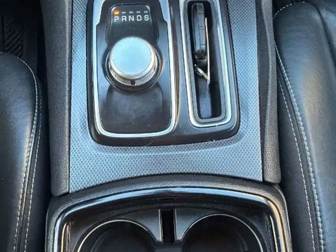 Used 2016 Chrysler 300 S RWD image 19