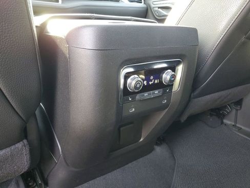 Used 2023 GMC Yukon Denali image 33