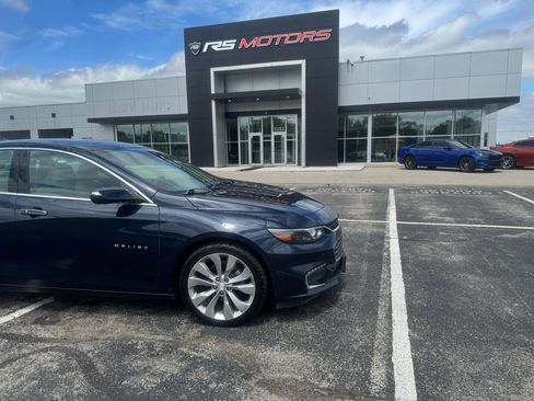 Used 2018 Chevrolet Malibu Premier w/ Premier Sun and Wheel Package FWD image 10