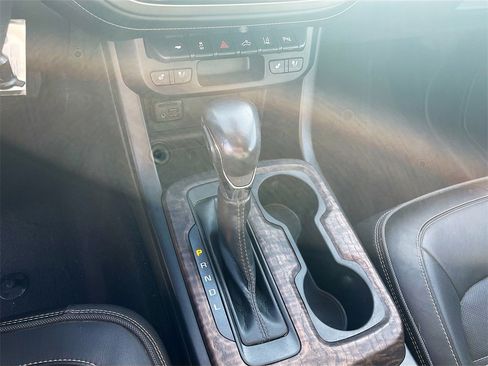 Used 2022 GMC Canyon Denali image 17