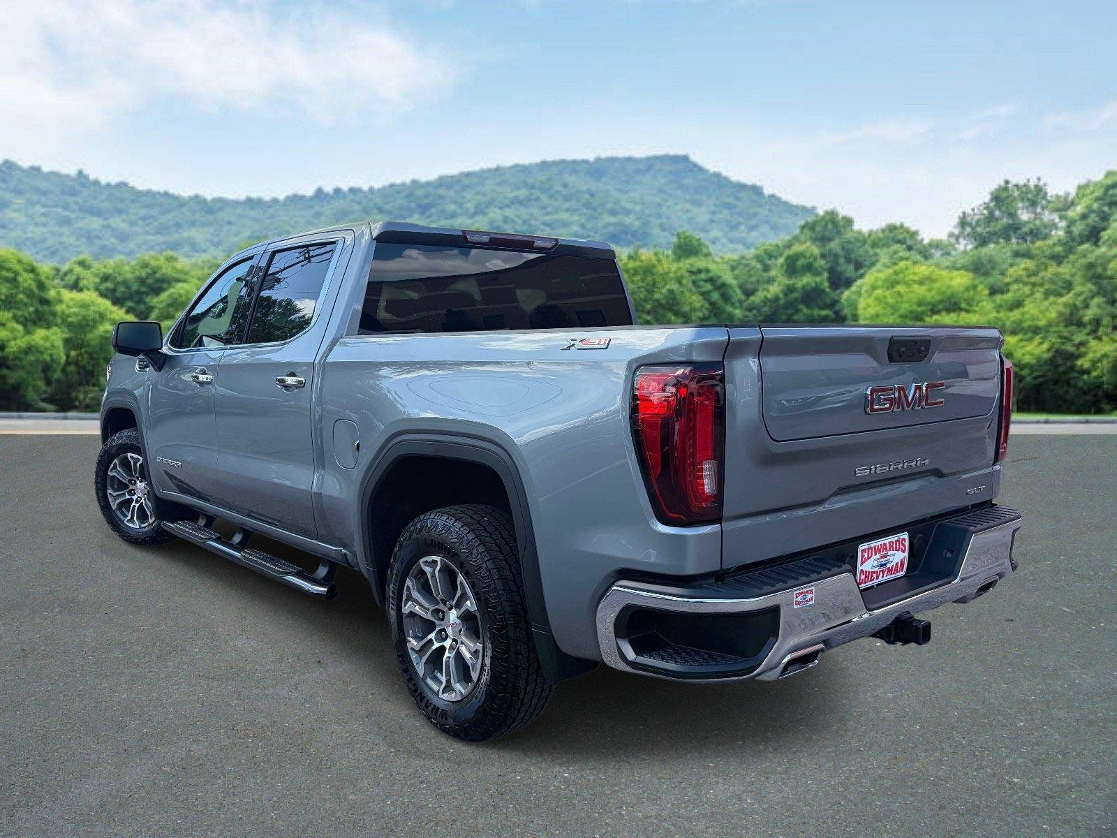 Used 2026 GMC Sierra 1500 SLT w/ X31 Off-Road Package AWD/4WD image 23