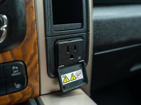 Used 2018 RAM 1500 Laramie Longhorn AWD/4WD image 32