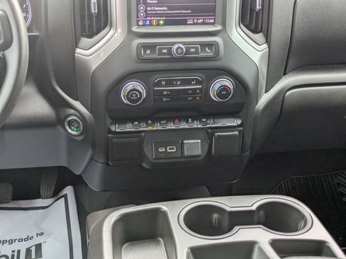 Used 2022 Chevrolet Silverado 1500 Custom image 18