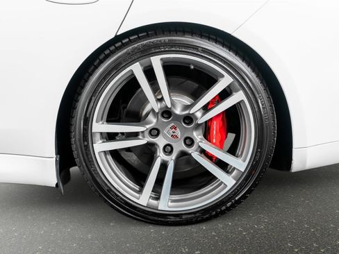 Used 2014 Porsche Panamera GTS image 18