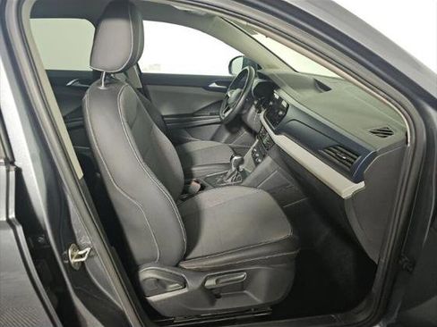 Used 2022 Volkswagen Taos SE FWD image 18