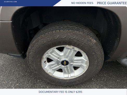 Used 2011 Chevrolet Suburban LT w/ Luxury Package AWD/4WD image 23