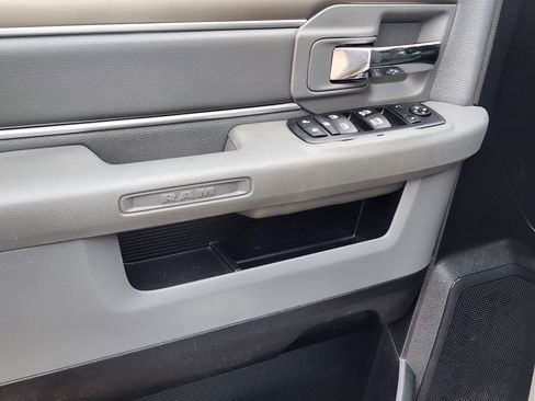 Used 2015 RAM 3500 SLT image 17