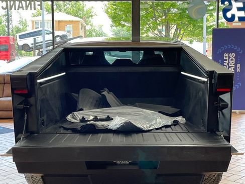 Used 2024 Tesla Cybertruck AWD Crew Cab image 19