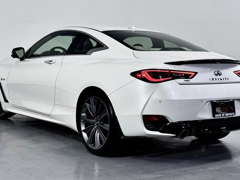 Used 2020 INFINITI Q60 Red Sport 400 w/ Carbon Fiber Package image 11