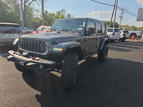 New 2025 Jeep Wrangler Unlimited Rubicon image 18