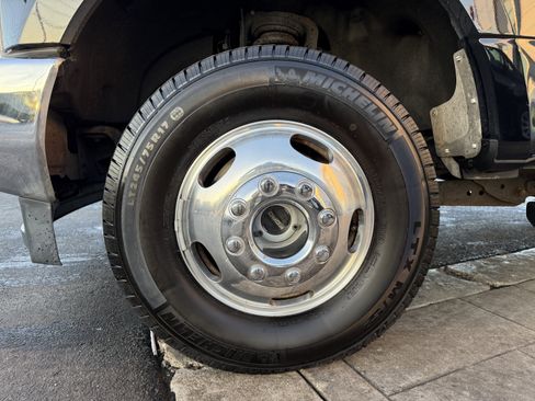 Used 2019 Ford F350 Lariat w/ Lariat Ultimate Package image 32