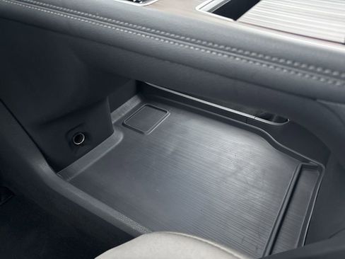 Used 2024 Toyota Sienna LE image 29