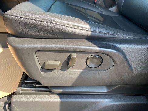 Used 2022 Chevrolet Silverado 1500 LTZ w/ Technology Package image 12