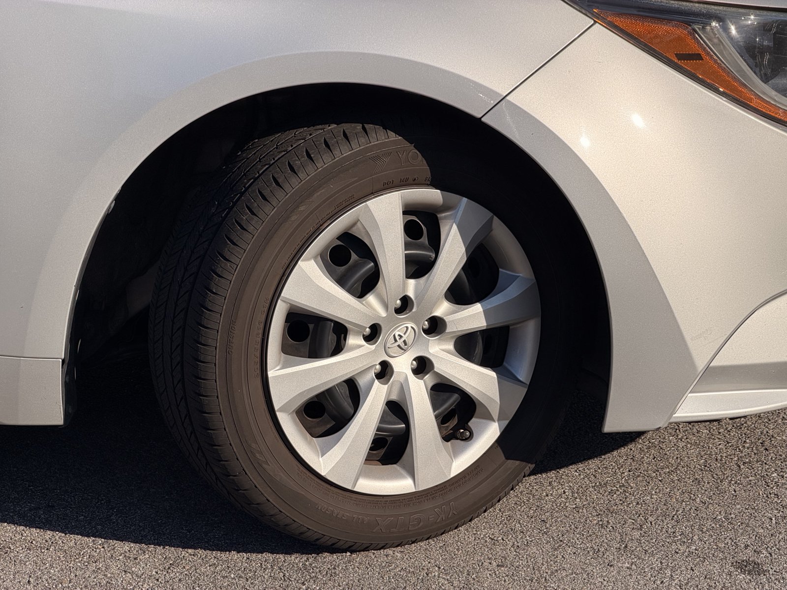 Used 2021 Toyota Corolla LE FWD image 5