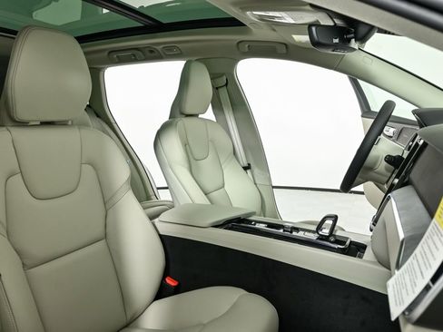 New 2026 Volvo V60 B5 Cross Country Plus w/ Protection Package Premier image 23