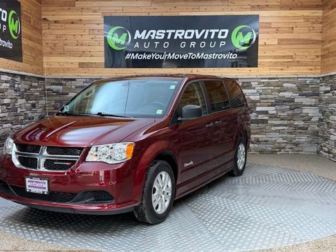 Used 2019 Dodge Grand Caravan SE w/ Power Convenience Group I FWD image 4