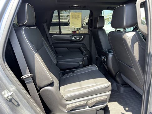 Used 2022 GMC Yukon SLT w/ SLT Premium Package AWD/4WD image 12