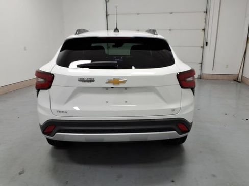 Used 2024 Chevrolet Trax LT FWD image 4