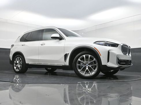 Used 2025 BMW X5 xDrive40i AWD/4WD image 29