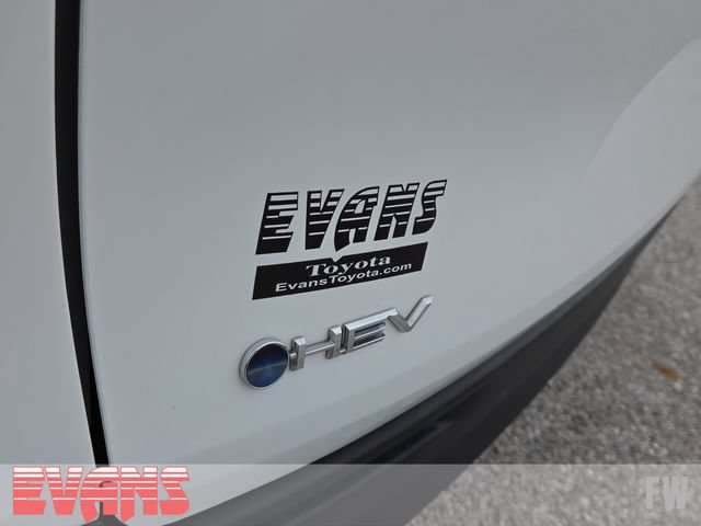 Certified 2025 Toyota Sienna LE FWD image 4