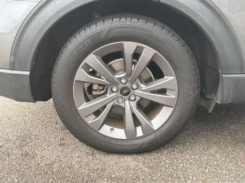 Used 2021 Ford Explorer XLT w/ Equipment Group 202A RWD image 19