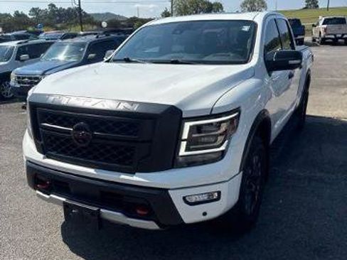 Used 2024 Nissan Titan PRO-4X w/ Pro-4x Convenience Package AWD/4WD image 2
