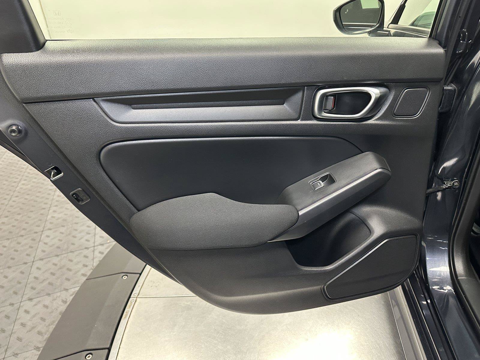 Used 2022 Honda Civic EX image 29